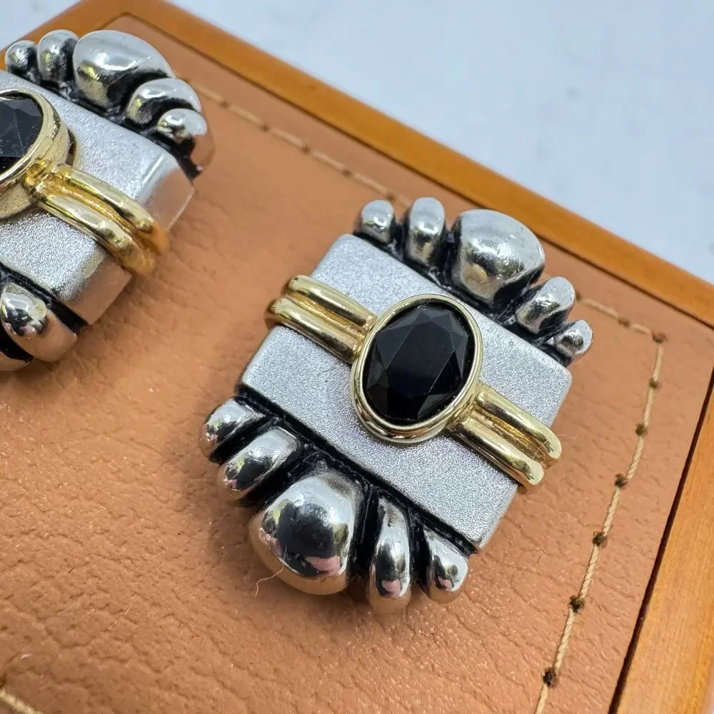 Vintage toned black